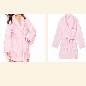 Victoria's Secret Angel Pink Fuzzy Belted Short Robe Sz:XS/S NWT
